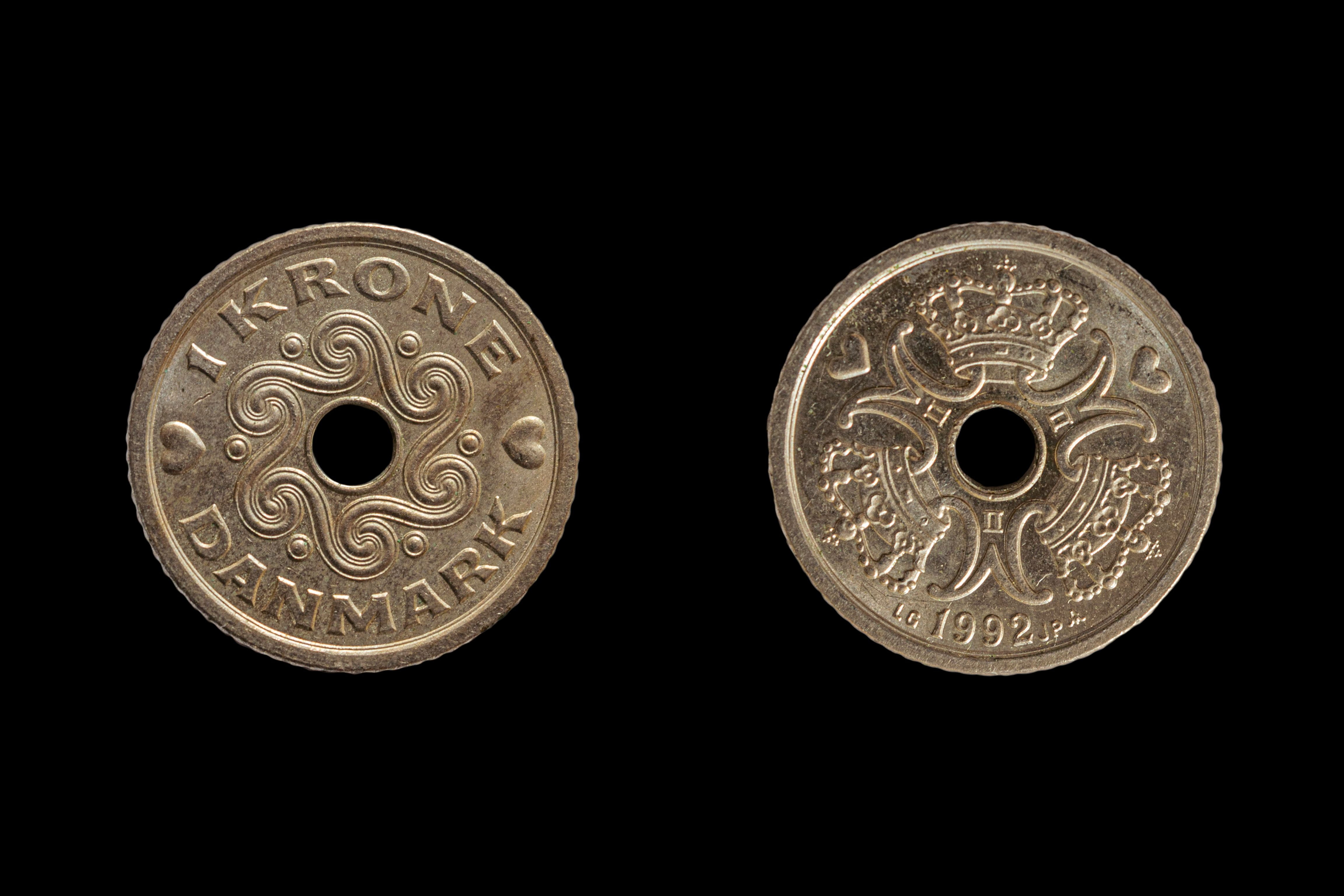 Danish krone coin obverse and reverse.